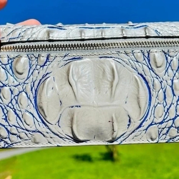 Brahmin Eggshell Melbourne Ady Wallet Embossed Leather Snap Closure NWT - Picture 5 of 6
